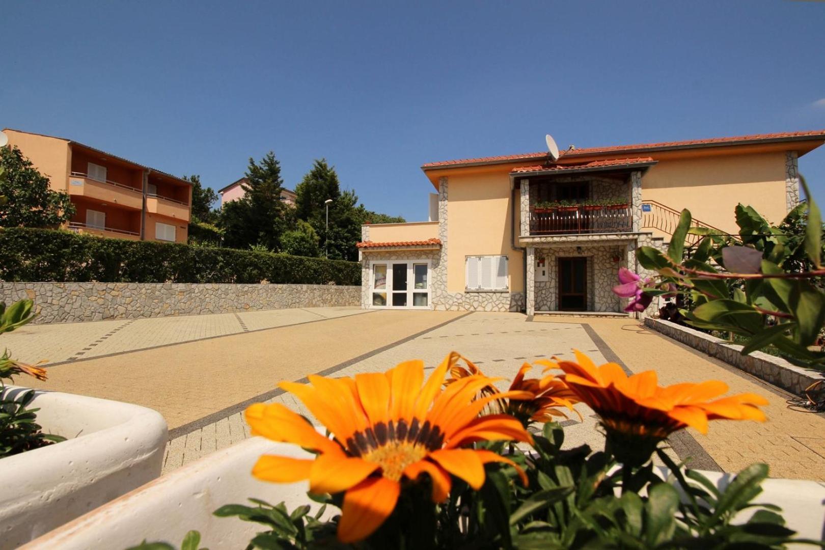 Apartments Nevenka K. Čižići Exterior foto